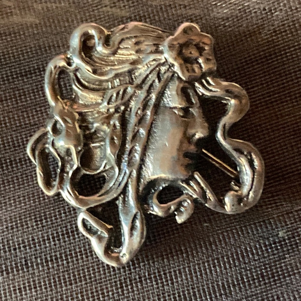 RARE find 925 Levine Design beautiful woman brooch/ pendant